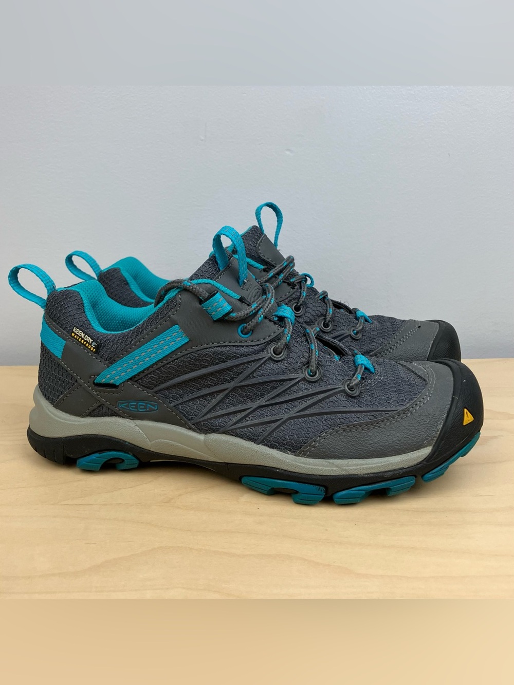 Keen Women’s Size 7.0 Marshall Low Top Waterproof Hiking Shoes Gray Blue